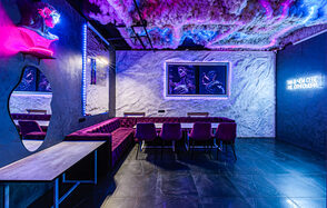 Дизайнерский неоновый лофт