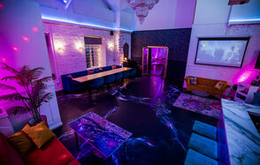 Просторный лофт с верандой и внутренним двориком