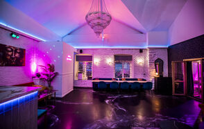 Просторный лофт с верандой и внутренним двориком