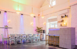 Просторный лофт с верандой и внутренним двориком