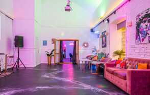 Просторный лофт с верандой и внутренним двориком