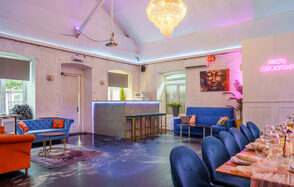 Просторный лофт с верандой и внутренним двориком