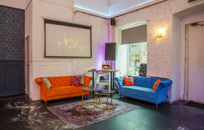 Просторный лофт с верандой и внутренним двориком