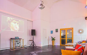 Атмосферное пространство с верандой для любых мероприятий