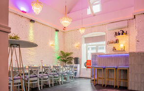 Атмосферное пространство с верандой для любых мероприятий