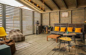 Атмосферное пространство с верандой для любых мероприятий