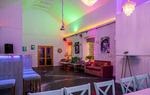 Атмосферное пространство с верандой для любых мероприятий