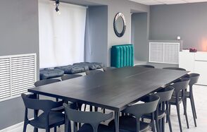 Современный зал для различных мероприятий