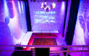 Hall 14. Атмосферный лофт с верандой