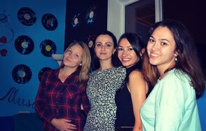 Типичный Питер. Лофт-зал в стиле диско