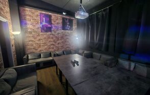 Типичный Питер. Зал с играми