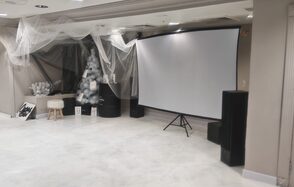 Огромное пространство с фотозонами