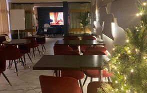 Статский Советник. Зал для небольшой компании