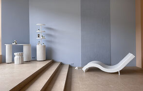 Светлый зал в бежевых тонах