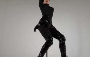 Двухуровневый лофт из белого кирпича