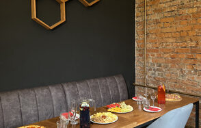 Лофт малый. Яркий лофт-зал