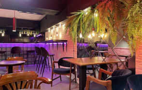 Стильный бар 