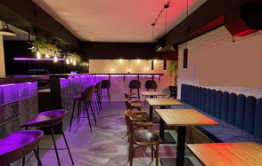 Стильный бар 