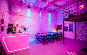 Футуристический двухуровневый лофт