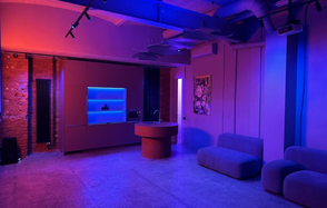 Дизайнерский лофт-зал