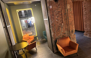 Атмосферный лофт-зал