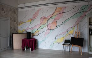 Светлый зал 30 кв. м с естественным светом