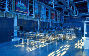 Лофт Графит. Огромное пространство со сценой