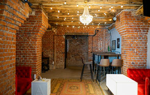 Уютный лофт со сценой