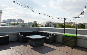 Атмосферное лофт-пространство с выходом на веранду