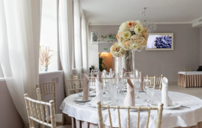 Прованс. Просторный банкетный зал в центре