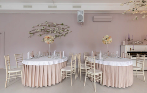 Прованс. Просторный банкетный зал в центре