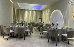 Аманд Холл. Серый банкетный зал