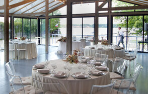 Банкетный зал в яхт-клубе