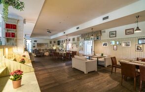 Stroganoff Bar & Grill. Двухэтажный банкетный зал