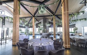 Русское Оружие. Банкетный зал за городом