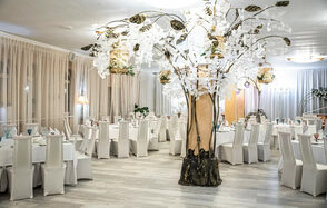 Банкетный зал в замке