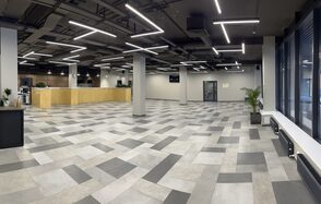 Пространство с большими окнами для ваших мероприятий