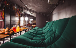 Лофт-зал в стиле диско