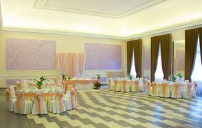 Тиара. Банкетный зал с сиреневыми акцентами 