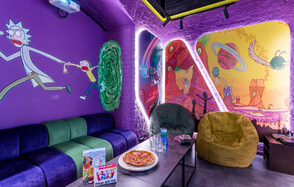 Лофт-зал с героями мультсериала