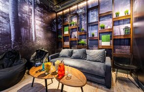 Лофт-зал в стиле волшебного леса