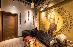 Лофт зал в индийском стиле