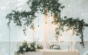 Белоснежный банкетный зал в Усадьбе Лесной Берег