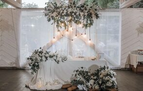 Банкетный зал в Усадьбе Лесной берег