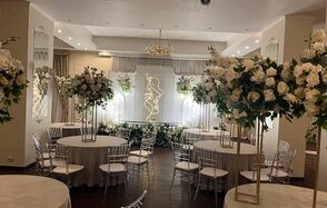 Аманд Холл. Банкетный зал с видом на Неву