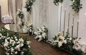 Аманд Холл. Банкетный зал с видом на Неву