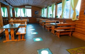 Банкетный зал на территории горнолыжного курорта