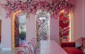 Зал Барби. Лофт с нежными цветами