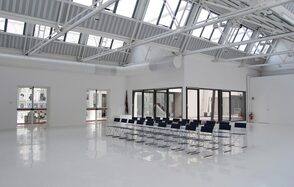 White-washed, multipurpose space in Bicocca