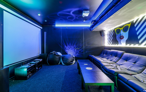 Friend's Hall. Харизма Зал №1Вайб 